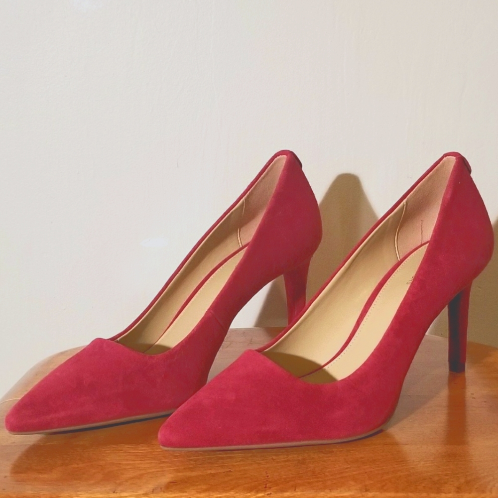 Michael Kors Dorothy Flex Pump in Red Suede